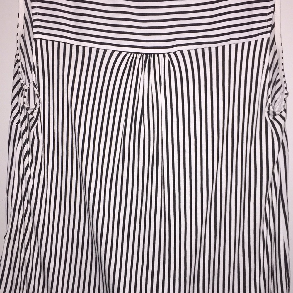 100% Viscose H&M Black and White Striped Blouse - Picture 5 of 8